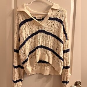 Universal thread cropped sweater
